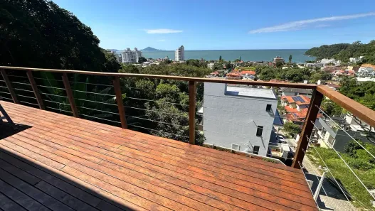 Sobrado com 3 Quartos à venda, 160m² no Cabeçudas, Itajaí