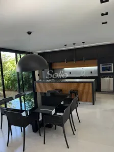 Casa com 3 Quartos para alugar, 150m² no Aclimação, Uberlândia