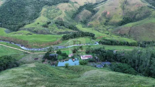 Fazenda/Sítio com 10 Quartos à venda, 800m² no , Silva Jardim