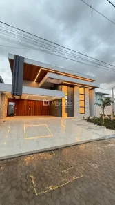 Casa com 3 Quartos à venda, 420m² no Parque Rodoviário, Campos dos Goytacazes