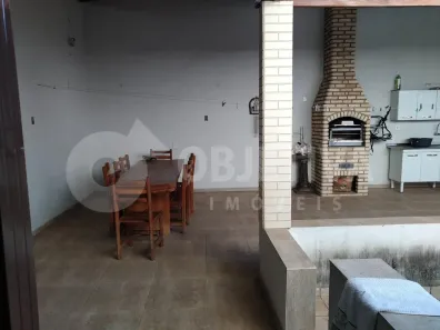 Casa com 3 Quartos à venda, 216m² no Presidente Roosevelt, Uberlândia