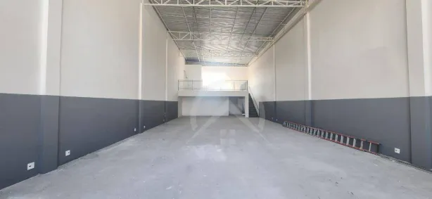 Galpão/Depósito/Armazém para alugar, 385m² no Atibaia Jardim, Atibaia
