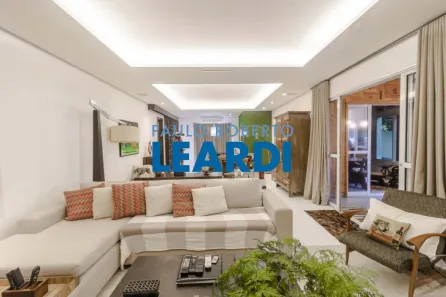 Casa de Condomínio com 4 Quartos à venda, 420m² no Jardim Leonor, São Paulo
