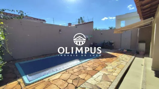 Casa com 3 Quartos à venda, 220m² no Jardim Karaíba, Uberlândia