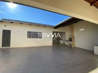 Casa com 5 Quartos para alugar, 240m² no Santa Mônica, Uberlândia