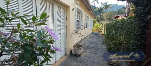 Casa com 3 Quartos à venda, 240m² no Mosela, Petrópolis