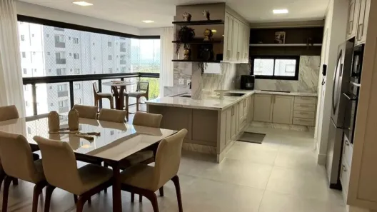 Apartamento com 3 Quartos à venda, 133m² no Meia Praia, Itapema