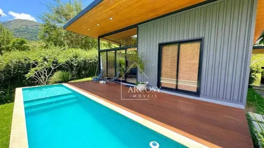 Casa com 3 Quartos à venda, 1000m² no Araras, Petrópolis