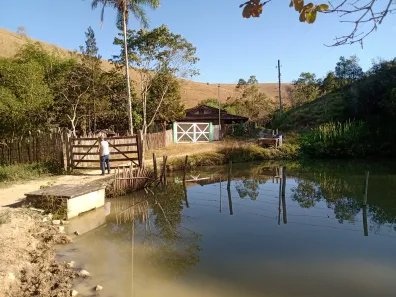 Fazenda/Sítio com 3 Quartos à venda, 12m² no Vila Veneziani, São José dos Campos
