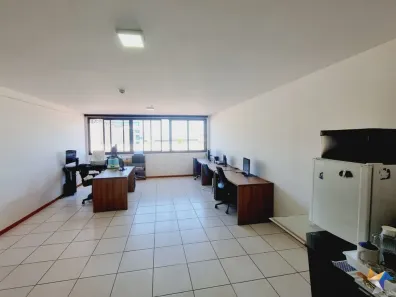 Sala Comercial à venda, 48m² no Zona Industrial, Brasília