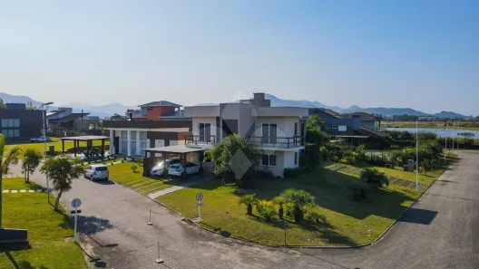 Casa de Condomínio com 5 Quartos à venda, 282m² no ,
