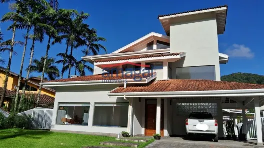 Sobrado com 4 Quartos à venda, 350m² no Tabatinga, Caraguatatuba