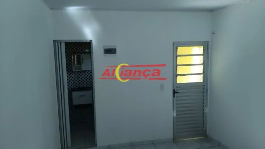 Casa com 1 Quarto para alugar, 80m² no Vila Alzira, Guarulhos