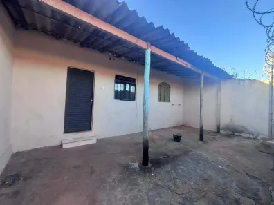 Casa com 2 Quartos à venda, 125m² no Carmelo, Montes Claros