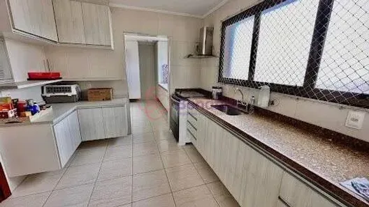 Apartamento com 3 Quartos para alugar, 239m² no Vila Vianelo, Jundiaí
