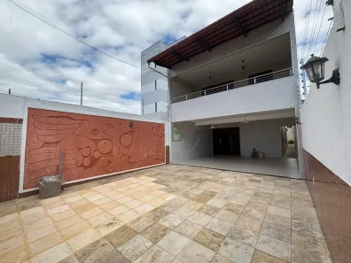 Casa com 6 Quartos à venda, 246m² no Sapiranga-Coité, Fortaleza
