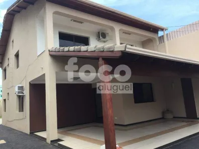 Casa com 4 Quartos para alugar, 380m² no Nossa Senhora Aparecida, Uberlândia