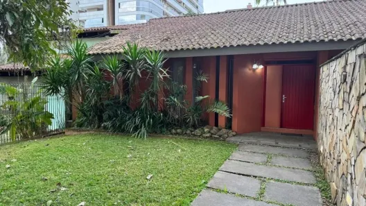 Casa com 3 Quartos à venda, 212m² no Glória, Joinville
