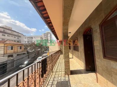Casa com 4 Quartos para alugar, 400m² no Sagrada Família, Belo Horizonte