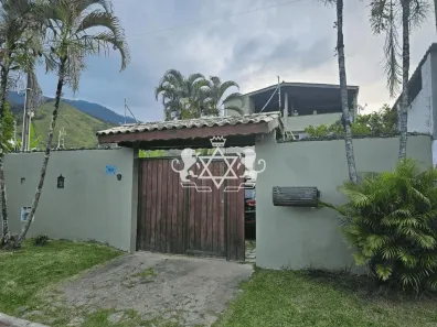 Sobrado com 3 Quartos à venda, 212m² no Enseada, São Sebastião