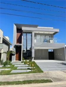 Casa com 4 Quartos à venda, 251m² no Cidade Alpha, Eusébio