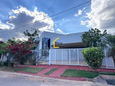 Casa com 3 Quartos para alugar, 230m² no Residencial Villa Suiça, Cidade Ocidental