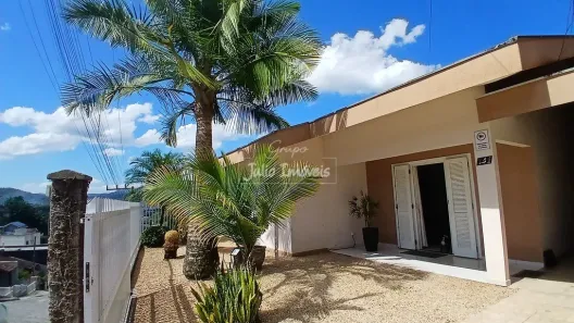 Casa com 3 Quartos à venda, 190m² no Souza Cruz, Brusque