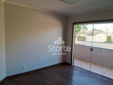 Apartamento com 3 Quartos para alugar, 140m² no Santa Mônica, Uberlândia