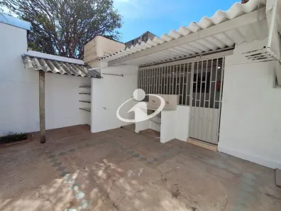 Casa com 3 Quartos para alugar, 100m² no Presidente Roosevelt, Uberlândia