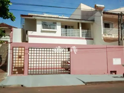 Casa com 5 Quartos à venda, 280m² no Champagnat, Londrina