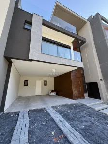 Casa com 3 Quartos à venda, 219m² no Santa Cândida, Curitiba