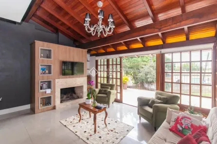 Casa com 3 Quartos para alugar, 208m² no Santa Tereza, Porto Alegre