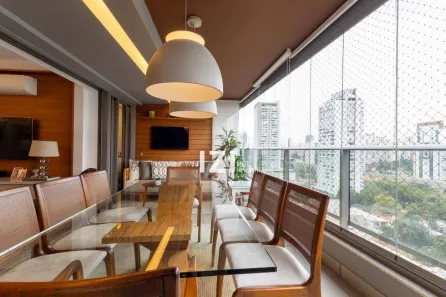 Apartamento com 3 Quartos para alugar, 131m² no Cidade Monções, São Paulo