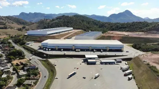 Galpão/Depósito/Armazém para alugar, 2300m² no Canaã, Viana