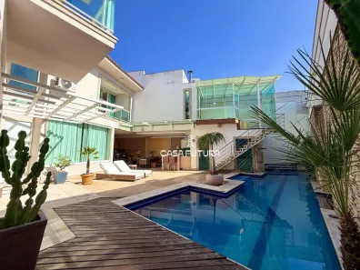 Casa com 4 Quartos à venda, 394m² no Jardim Amália, Volta Redonda