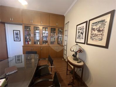Sala Comercial à venda, 130m² no Centro, Santos
