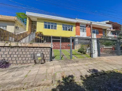 Casa com 4 Quartos à venda, 278m² no Medianeira, Porto Alegre
