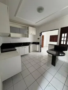 Casa de Condomínio com 3 Quartos para alugar, 160m² no Emaús, Parnamirim