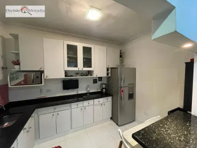 Sobrado com 3 Quartos à venda, 136m² no Jardim D'Abril, Osasco