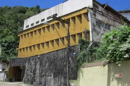 Galpão/Depósito/Armazém para alugar, 2243m² no Quitandinha, Petrópolis