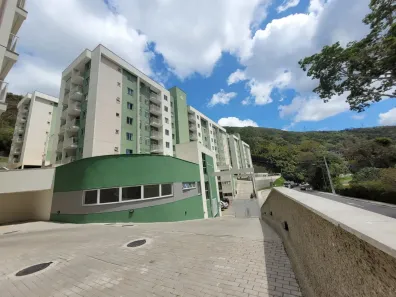 Apartamento com 2 Quartos para alugar, 53m² no Nogueira, Petrópolis