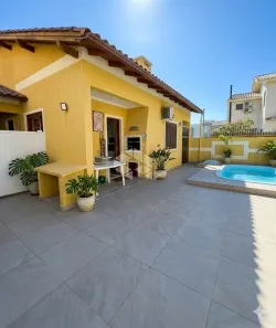 Casa com 2 Quartos à venda, 108m² no Hípica, Porto Alegre