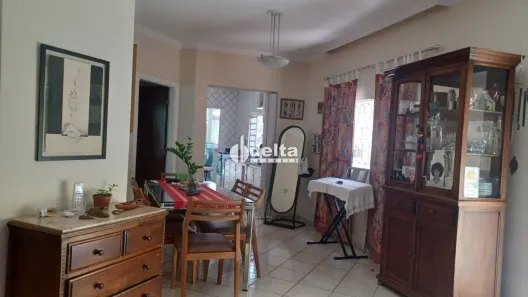Casa com 3 Quartos à venda, 153m² no Vigilato Pereira, Uberlândia