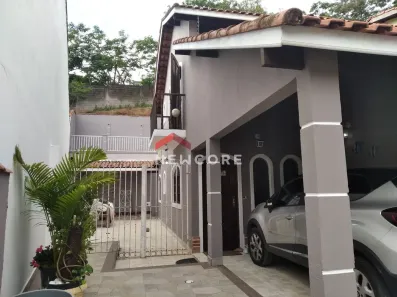 Casa de Condomínio com 4 Quartos à venda, 175m² no Jardim de Lourdes, Embu das Artes