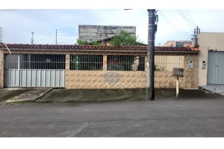 Casa com 3 Quartos à venda, 300m² no Alvorada, Manaus