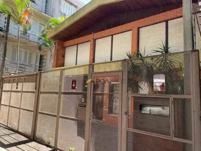 Casa com 7 Quartos para alugar, 480m² no São João, Porto Alegre