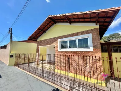 Casa com 3 Quartos à venda, 137m² no Barra Funda, Leme