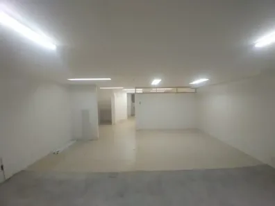 Prédio Comercial para alugar, 323m² no Zona Industrial, Brasília