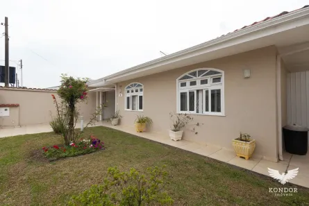 Casa com 5 Quartos à venda, 200m² no Butiatuvinha, Curitiba