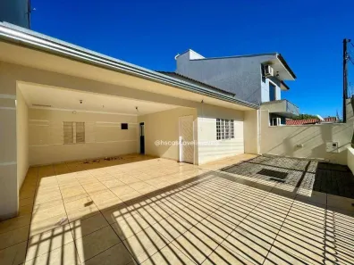 Casa com 3 Quartos para alugar, 131m² no Country, Cascavel